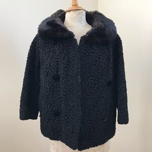 Vintage coat with fur trim